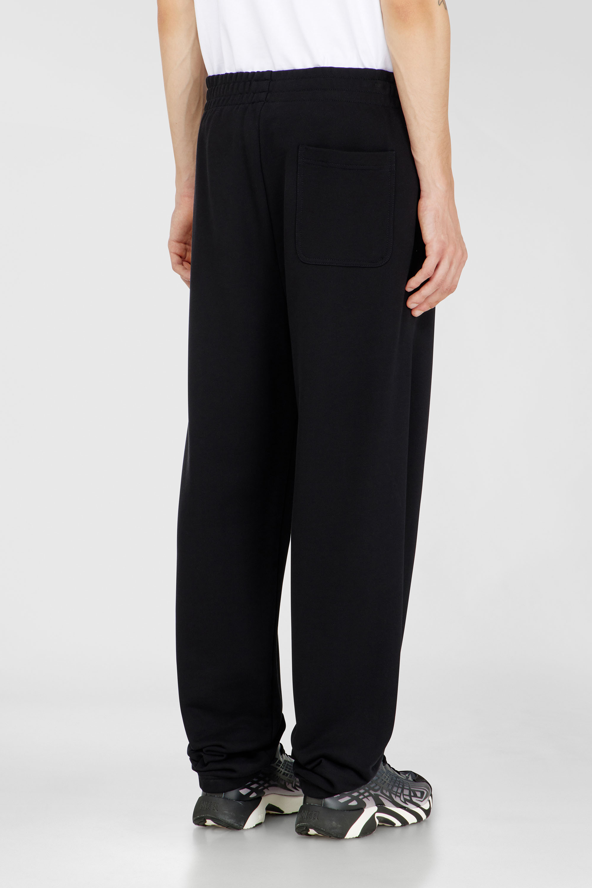 Diesel - P-MARKY-DIV, Pantaloni in cotone con patch Diesel Uomo in Nero - 4