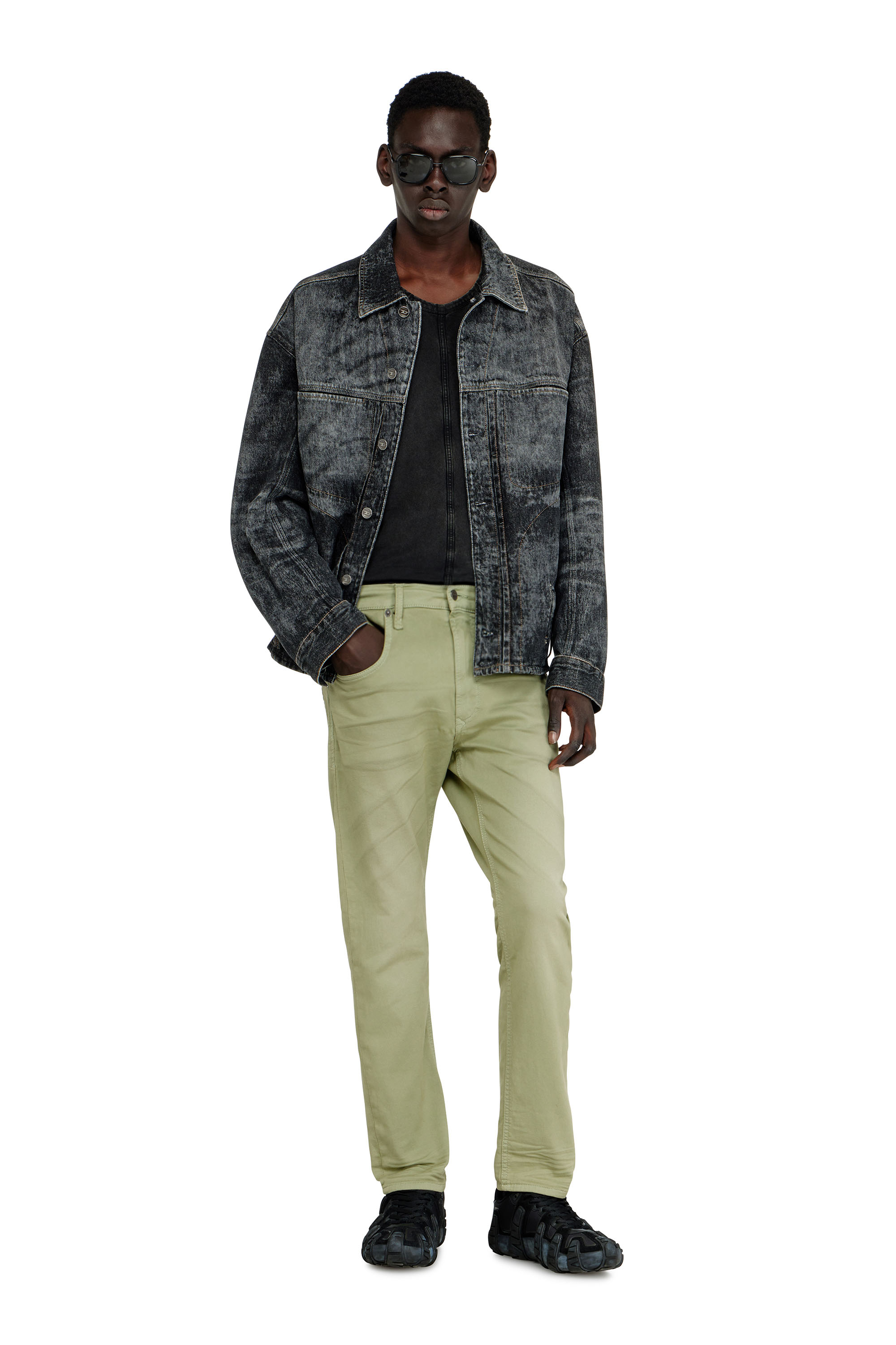 Diesel - Regular 2032 D-Krooley-BW Joggjeans&reg; 0670M Uomo, Beige - Image 1