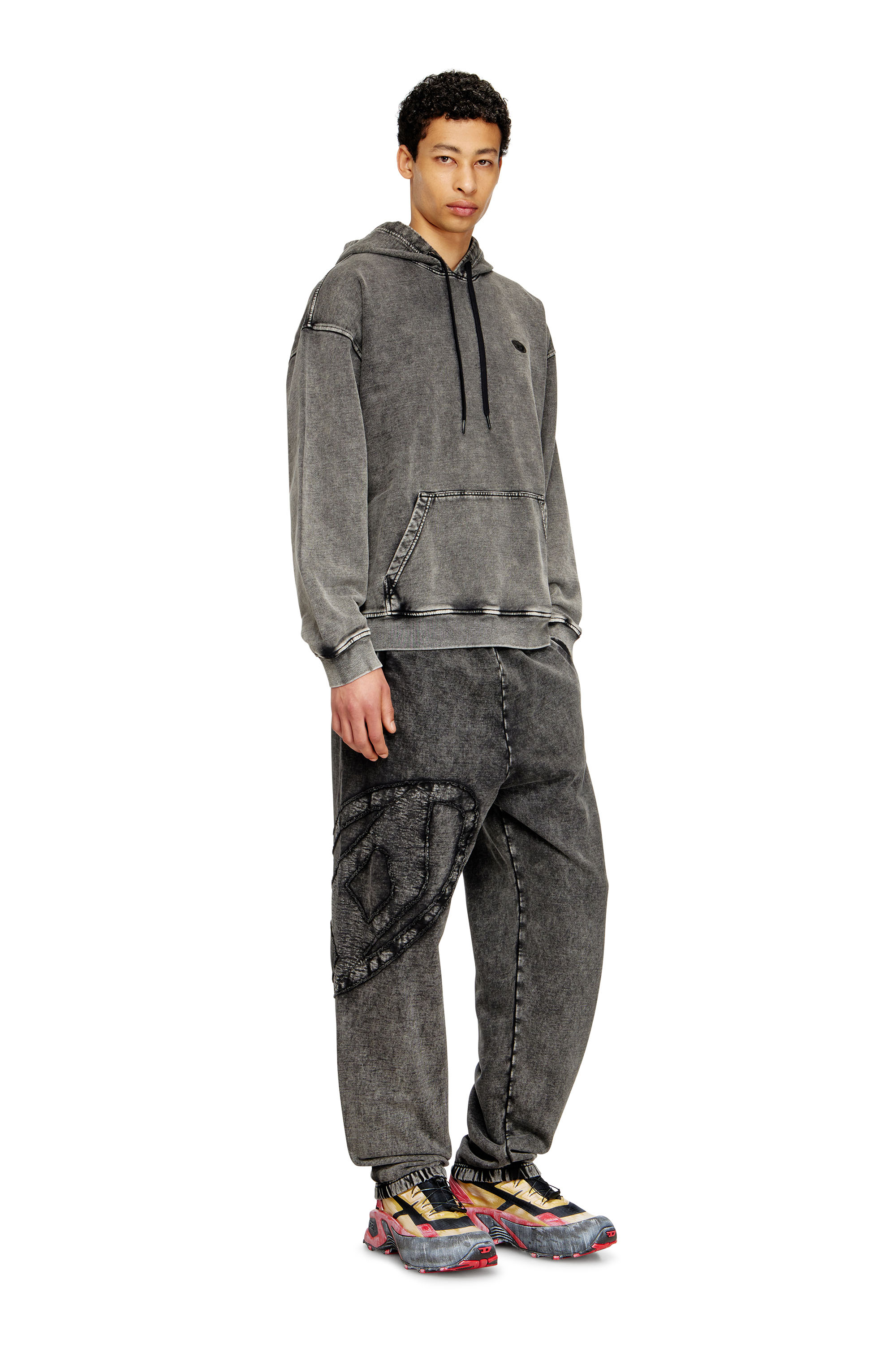 Diesel - P-MARKY-DEN, Pantaloni da tuta in cotone biologico con patch Oval D Uomo in Grigio - 2