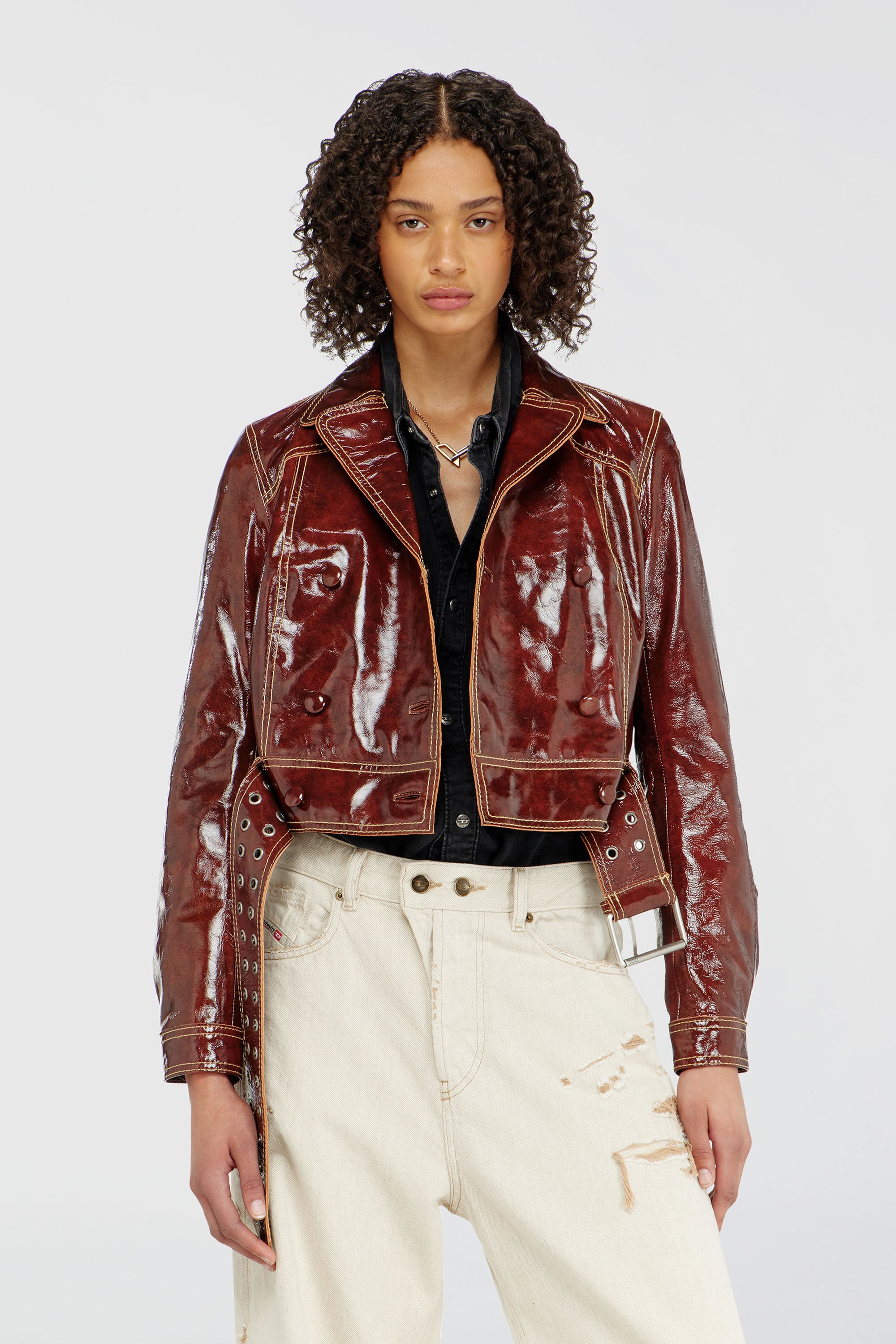 Diesel - L-EGEND, Giacca in vernice con cintura larga Donna in Rosso - 1