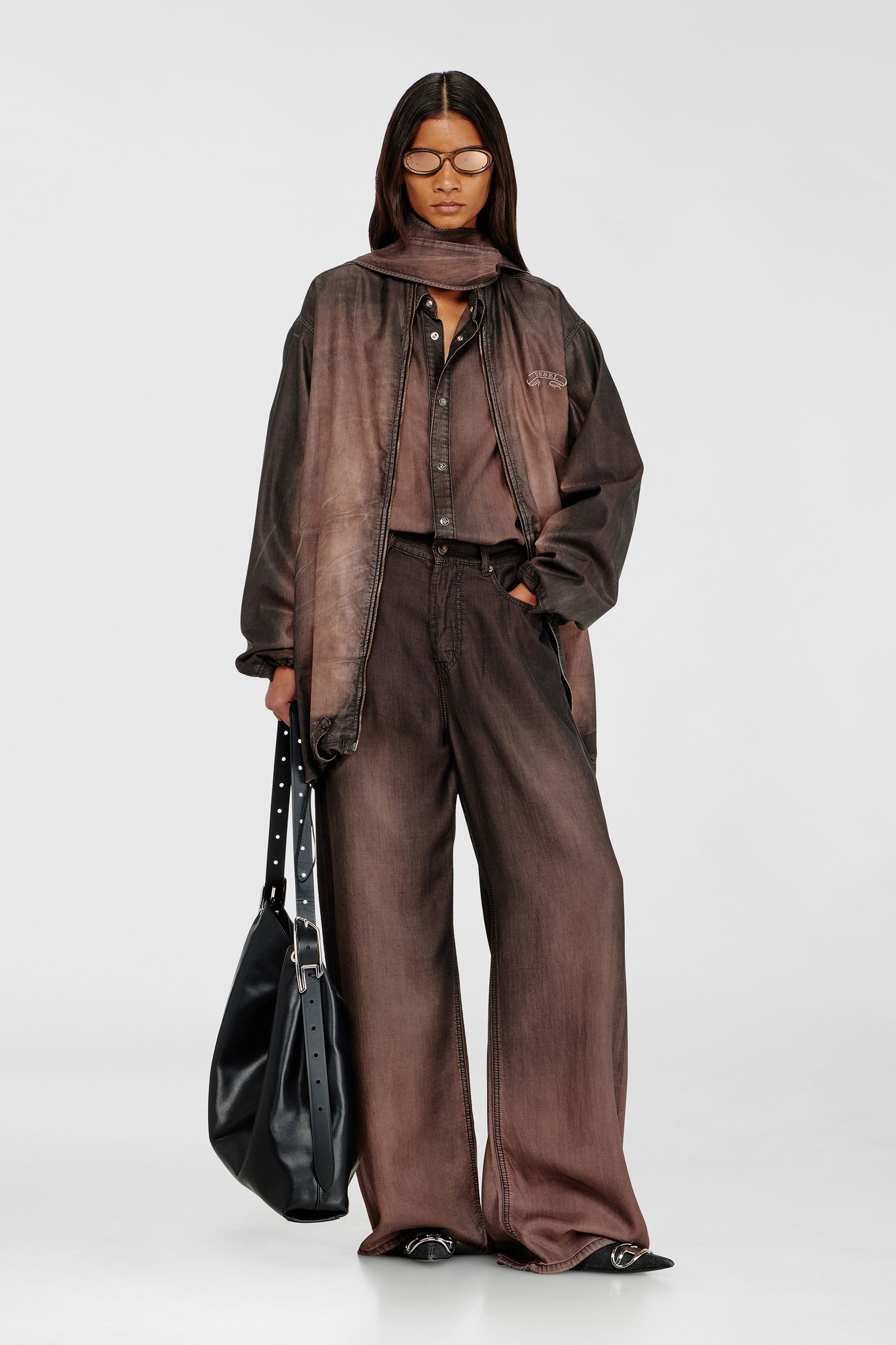 Diesel - Relaxed Jeans 1996 D-Sire 068YF Donna, Marrone - Image 1
