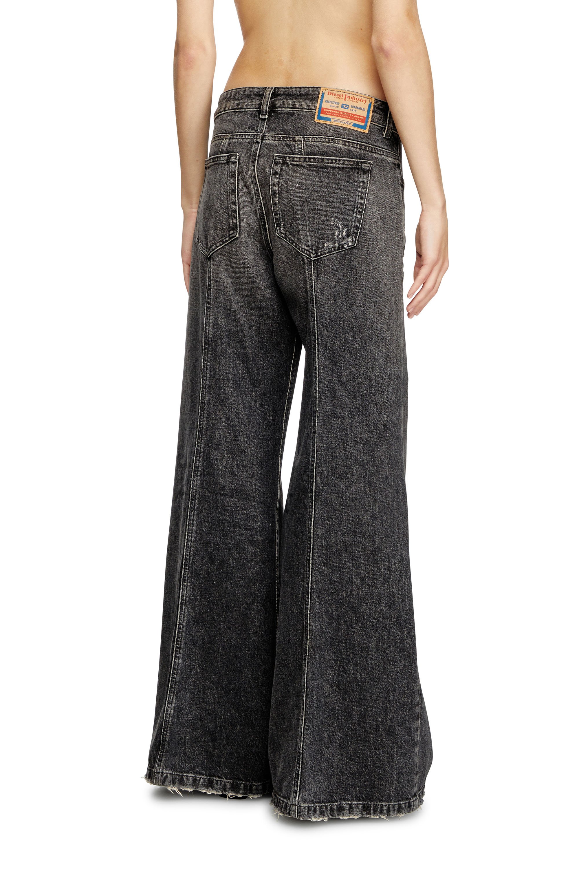 Diesel - Flare Jeans D-Akii 007Z2 Donna, Nero/Grigio scuro - Image 4