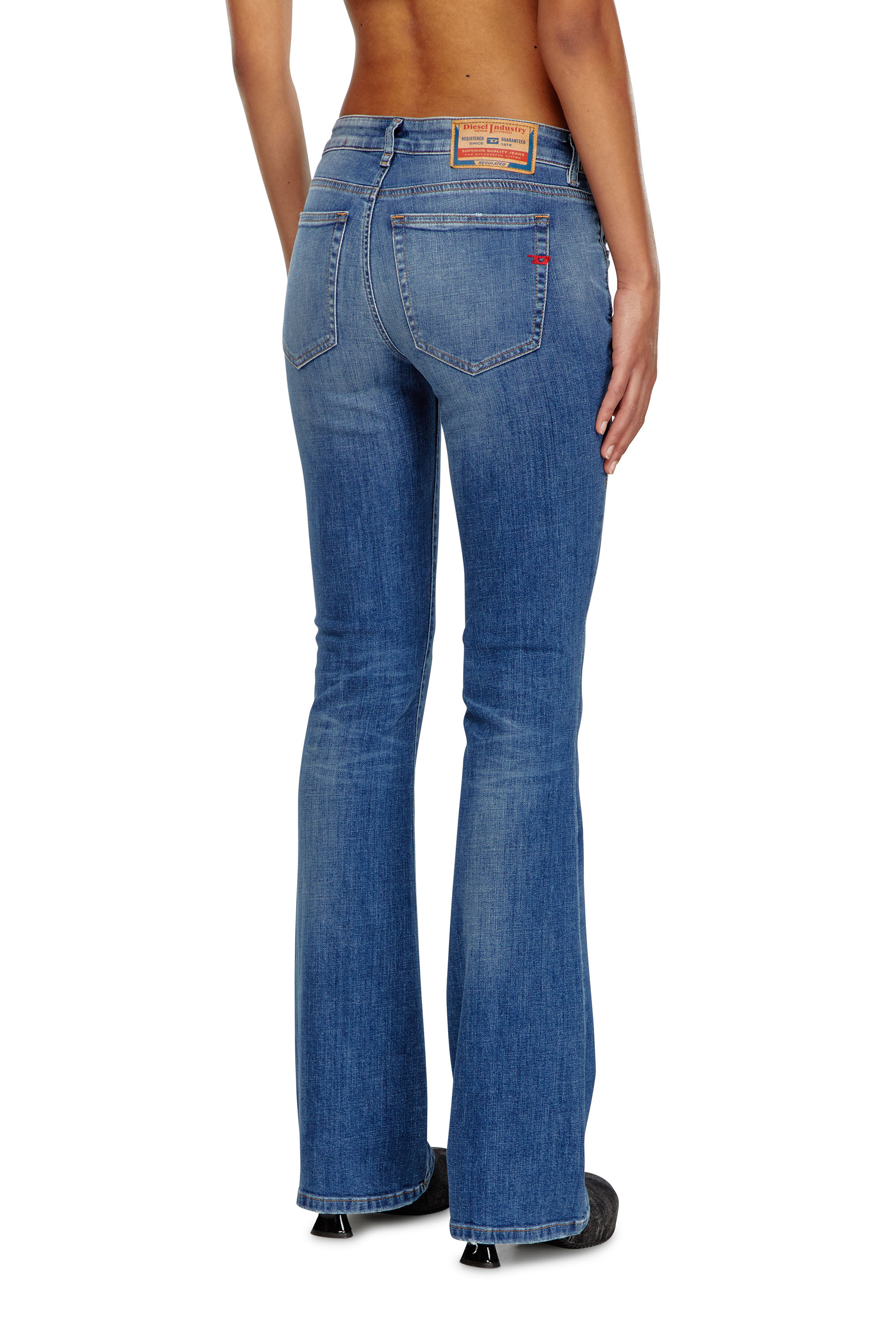Diesel - Bootcut Jeans 1969 D-Ebbey 09J33 Donna, Blu medio - Image 4