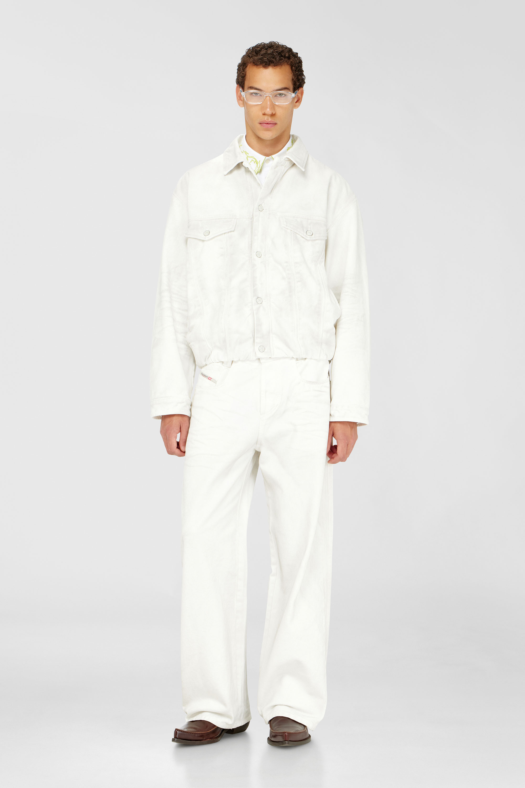 Diesel - D-MORVI-FSJ1, Giacca trucker elasticizzata in denim Uomo in Bianco - 2