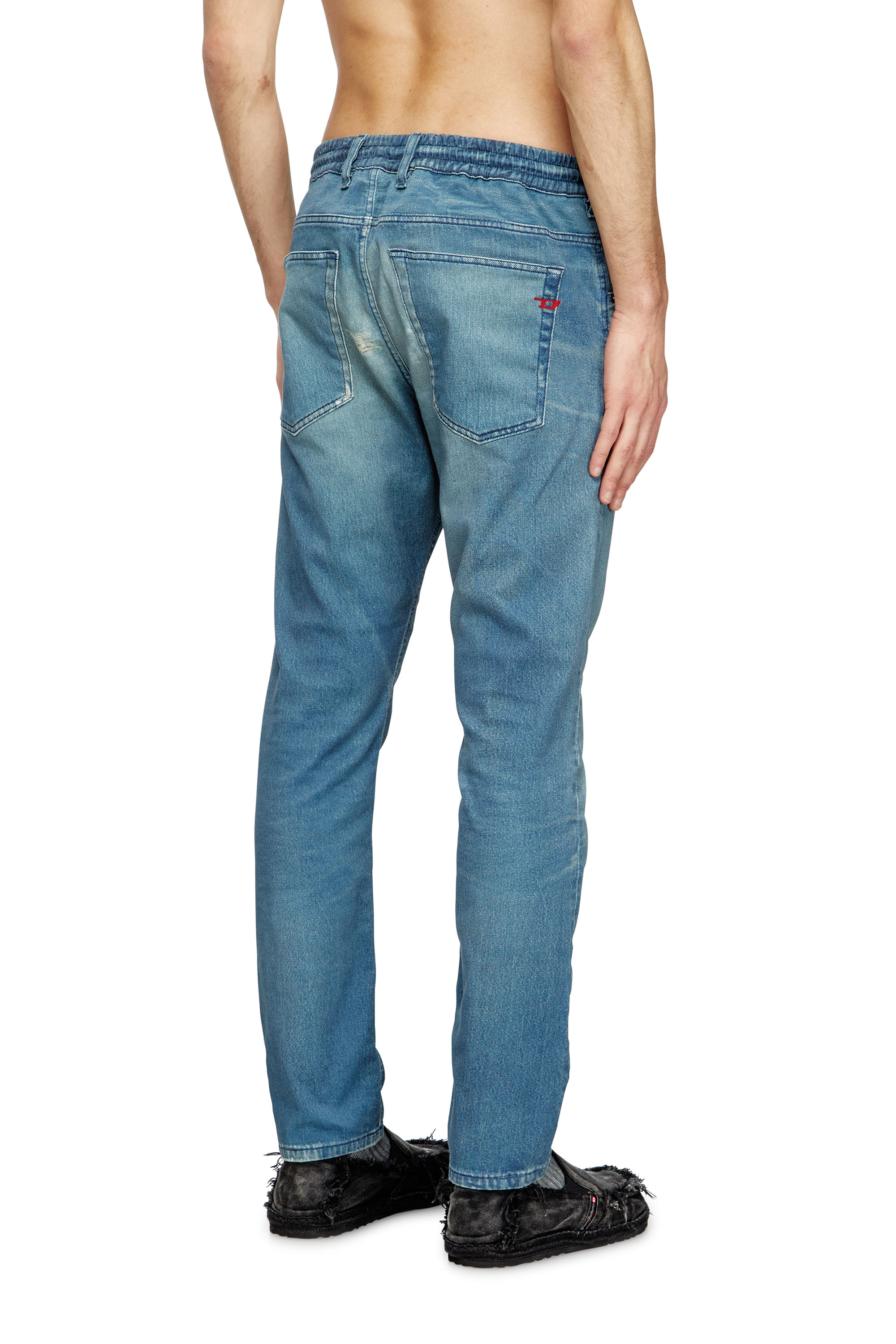 Diesel - Regular 2030 D-Krooley Joggjeans® 068PC Uomo, Blu Chiaro - Image 4