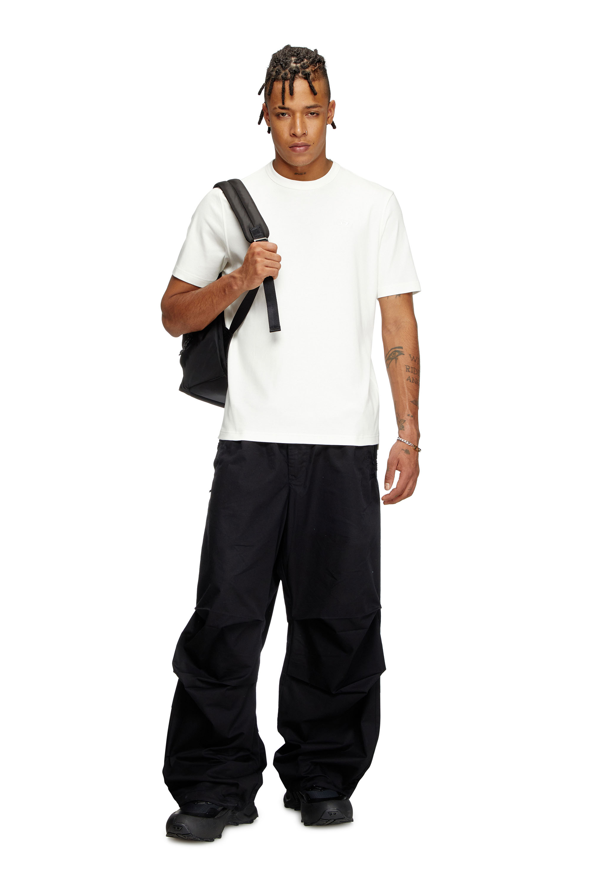 Diesel - T-ADJUST-SLITS-R17, T-shirt con logo ricamato in tono Uomo in Bianco - 1