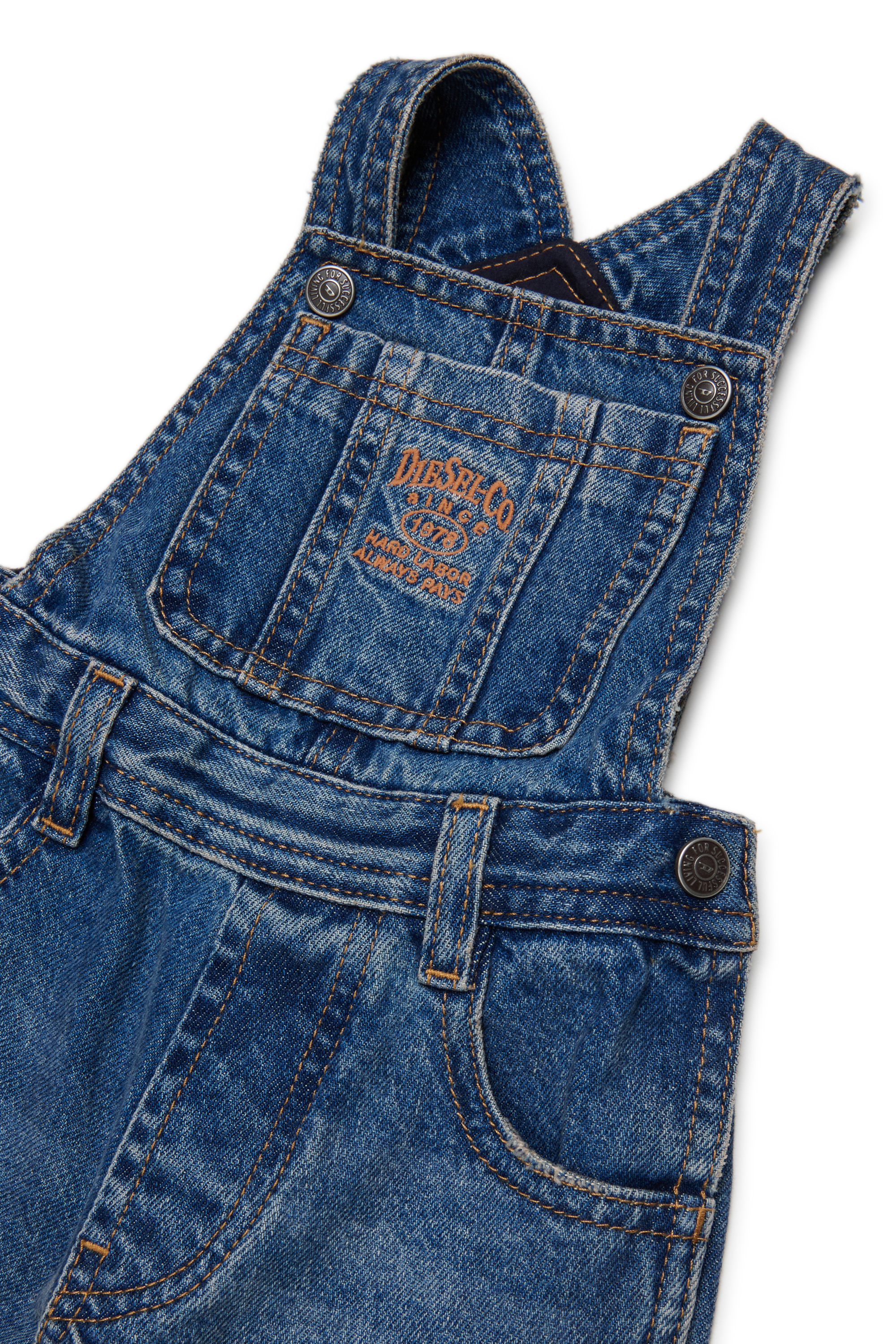 Diesel - JARYB, Salopette in denim con ricamo logo Uomo in Blu - 3