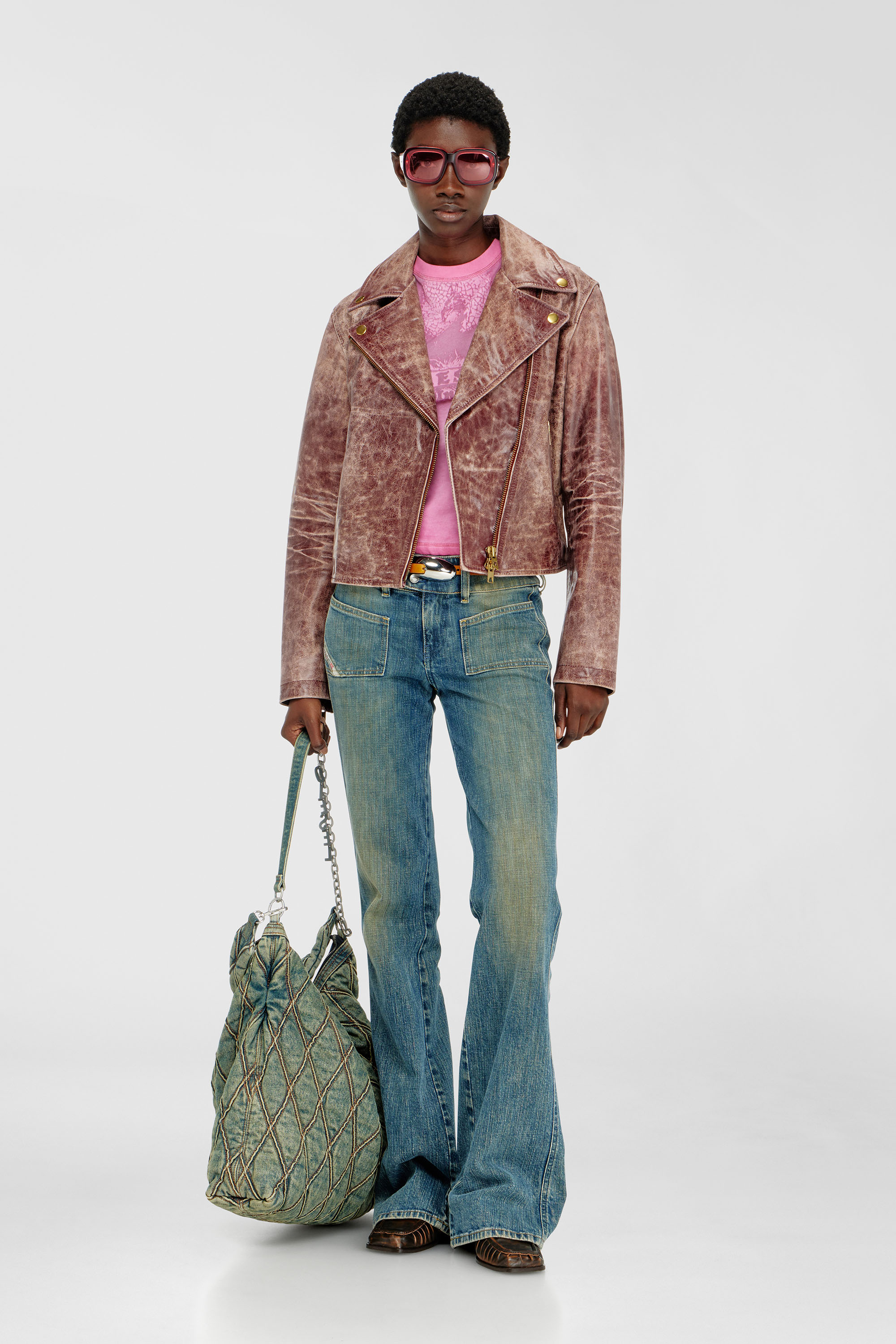 Diesel - T-ILA-AA7, T-shirt slim con d&eacute;vor&eacute; Phoenix Donna in Rosa - 2