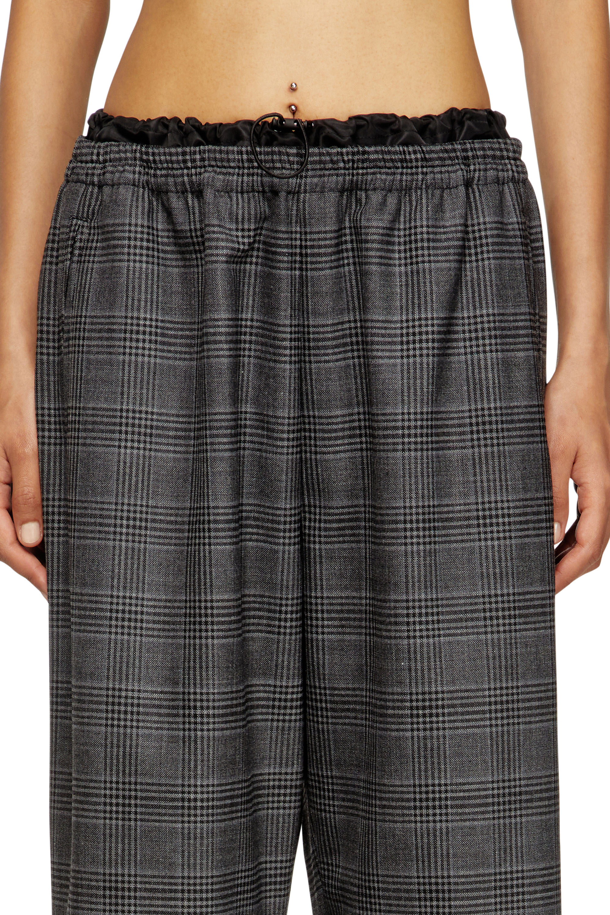 Diesel - P-YRITE, Pantaloni in lana con tasche a filo Donna in Nero - 4