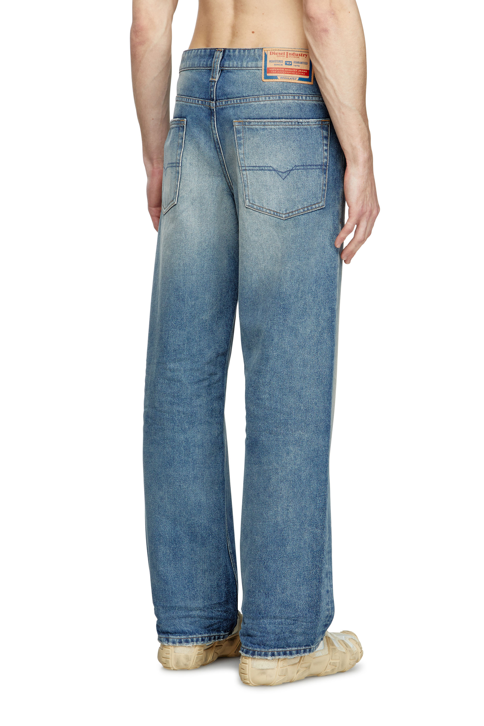 Diesel - Relaxed Jeans 2001 D-Macro 0DBEB Uomo, Blu medio - Image 4