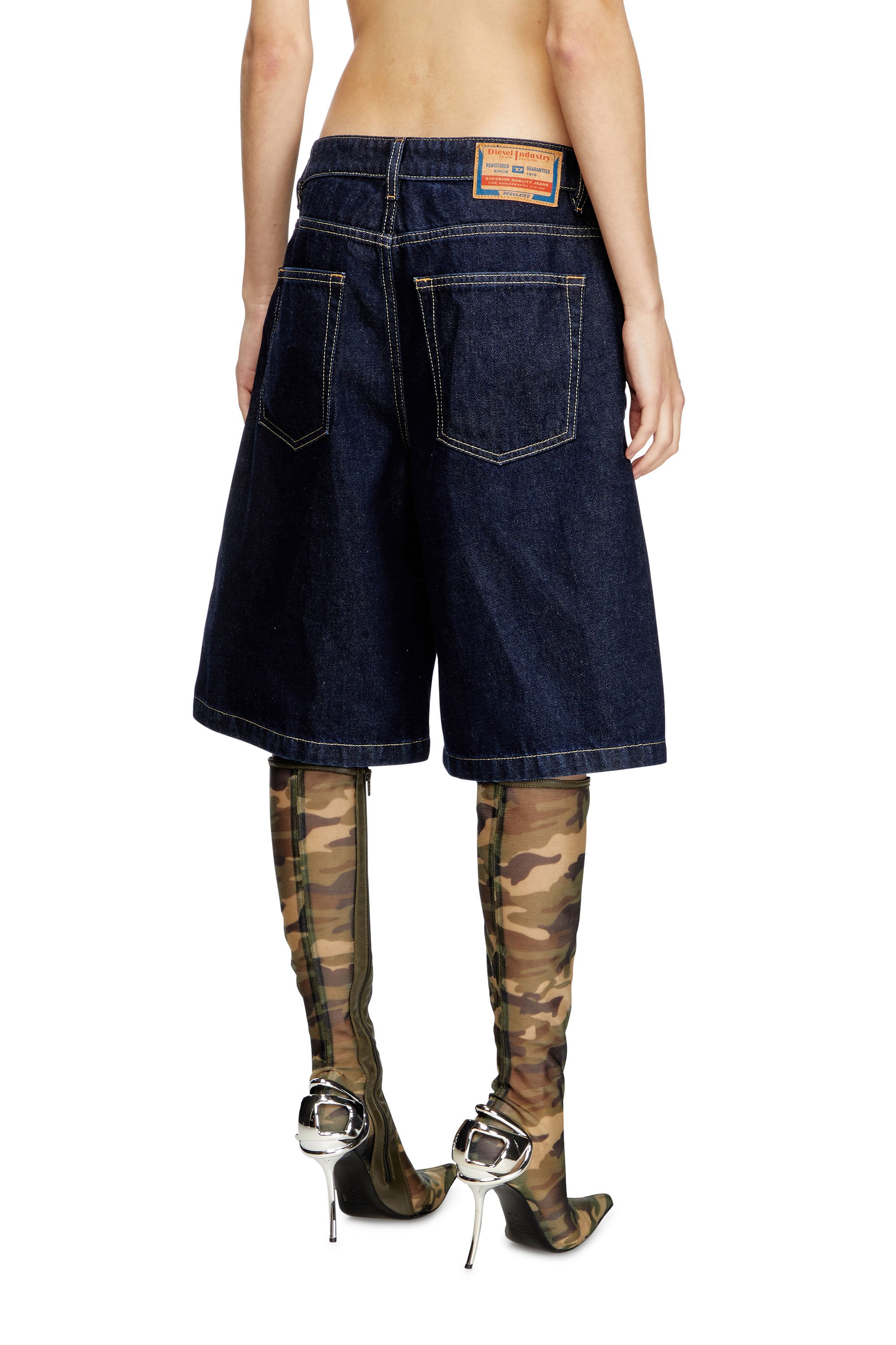 Diesel - DE-SIRE-SHORT, Short in denim clean-wash Donna in Blu - 4