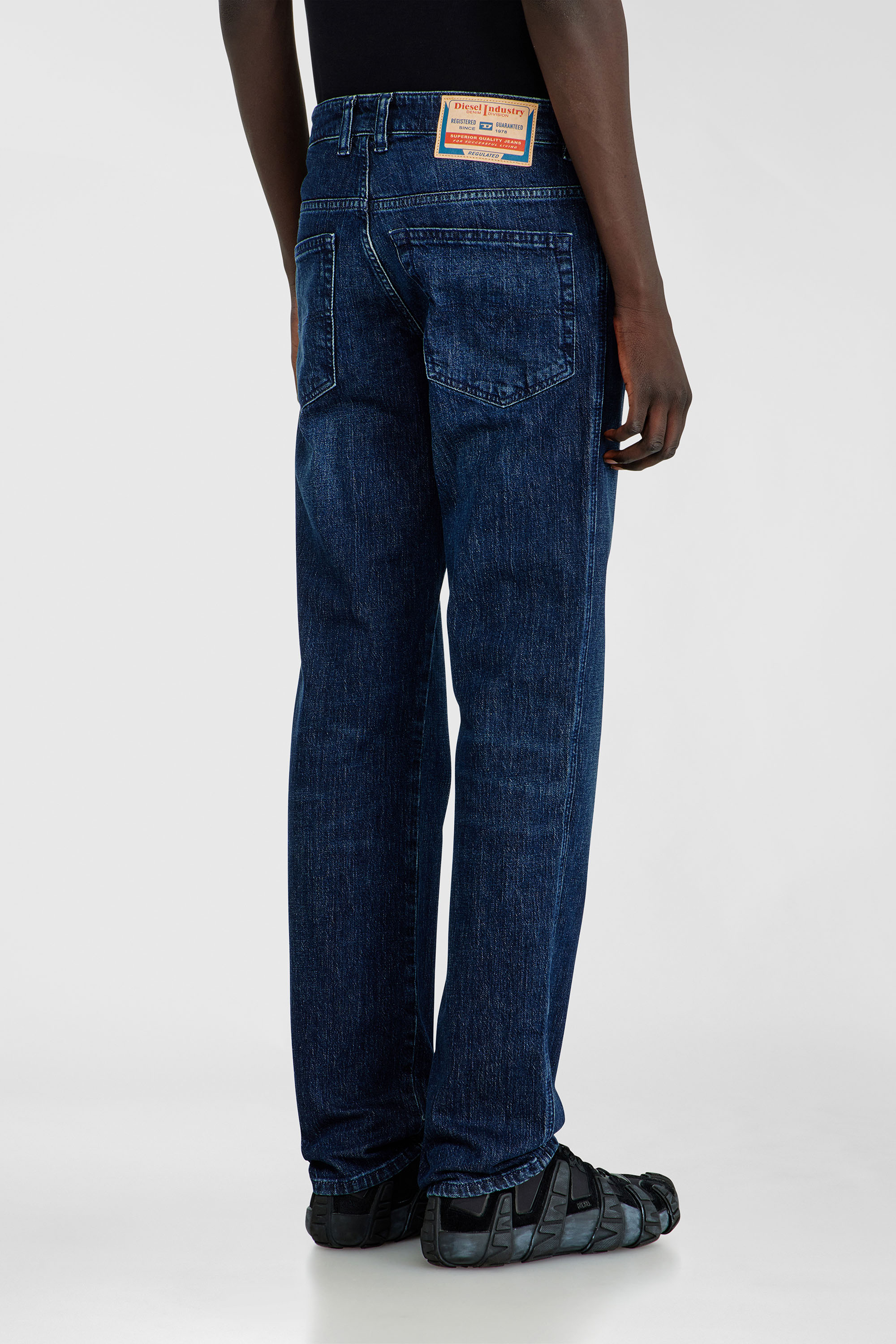 Diesel - Slim Jeans 1993 D-Vyl 0DBED Uomo, Blu Scuro - Image 5