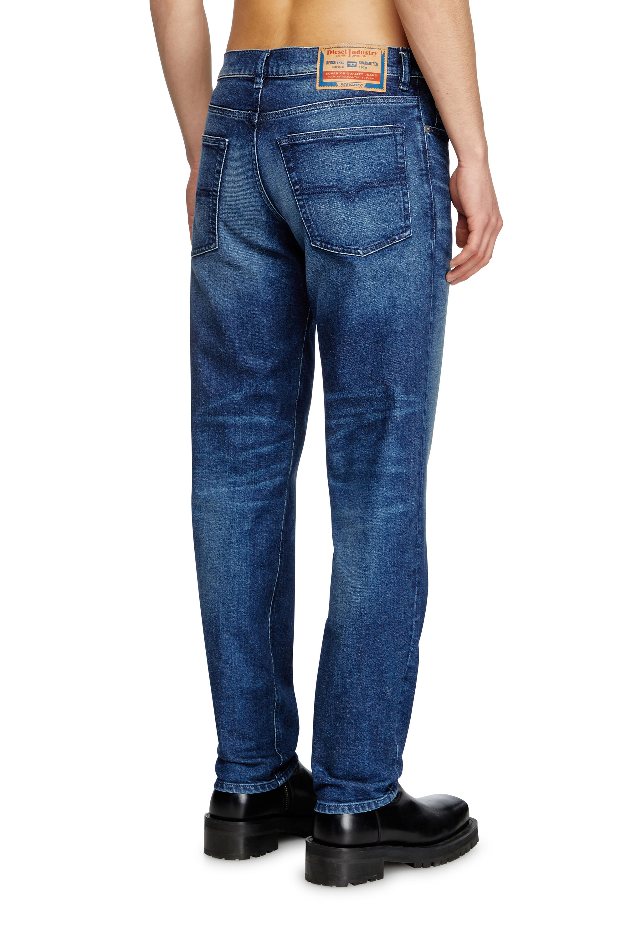 Diesel - Regular Jeans 2023 D-Finitive 09L51 Uomo, Blu Scuro - Image 4