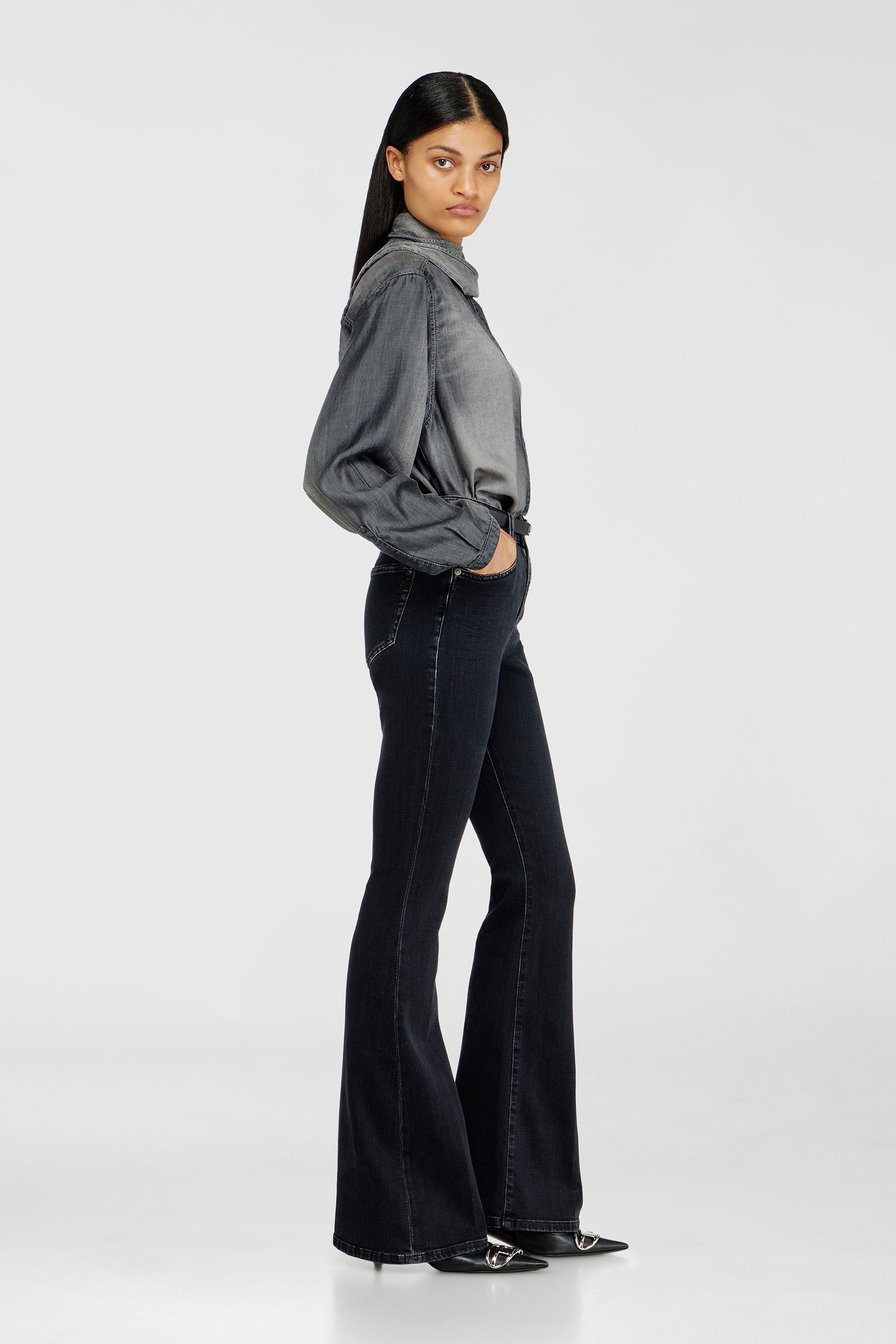 Diesel - Bootcut Jeans 1973 D-Partt 09P75 Donna, Nero/Grigio scuro - Image 1
