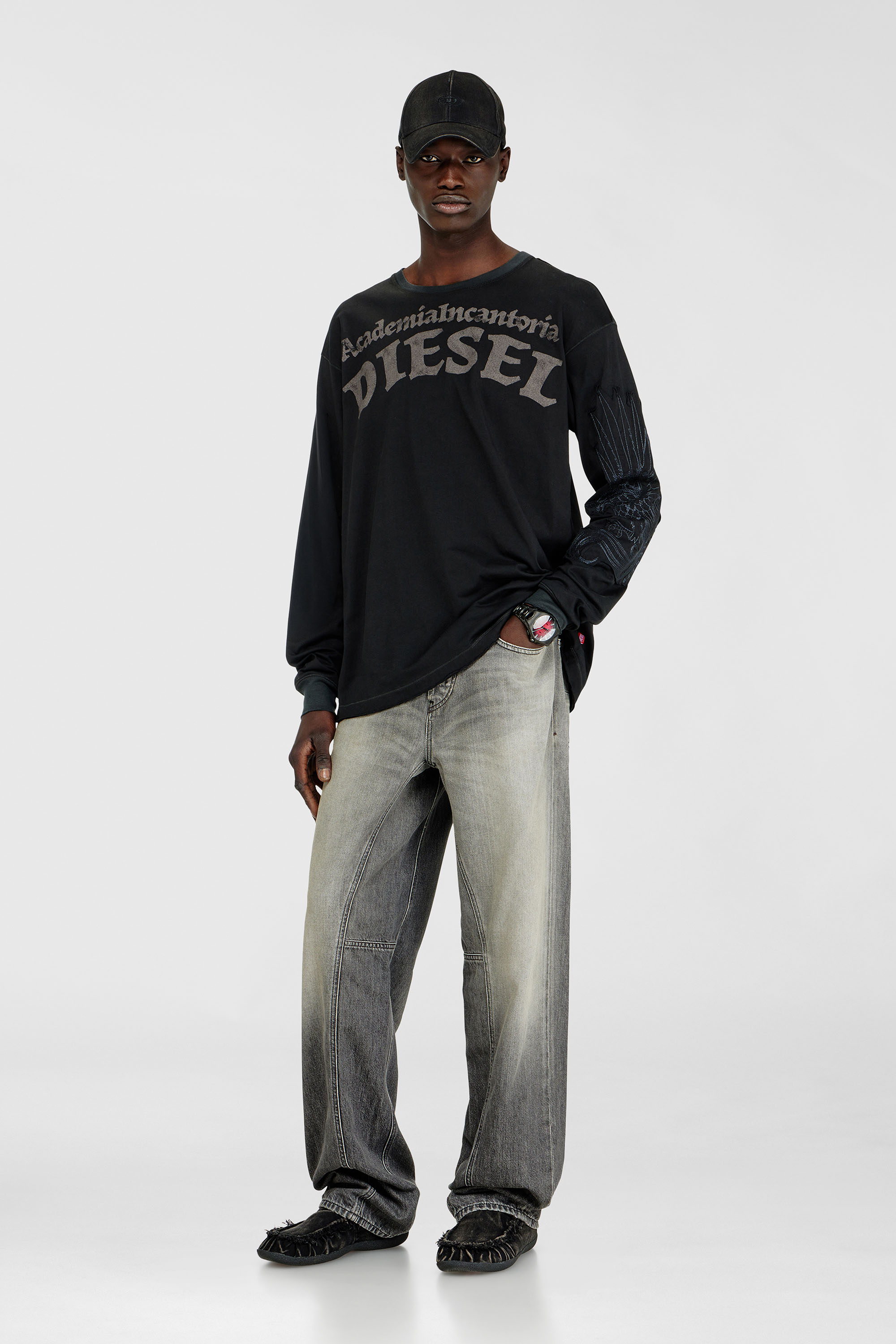 Diesel - T-NORM-LS-AA3, T-shirt a manica lunga con stampe e patch Uomo in Nero - 2