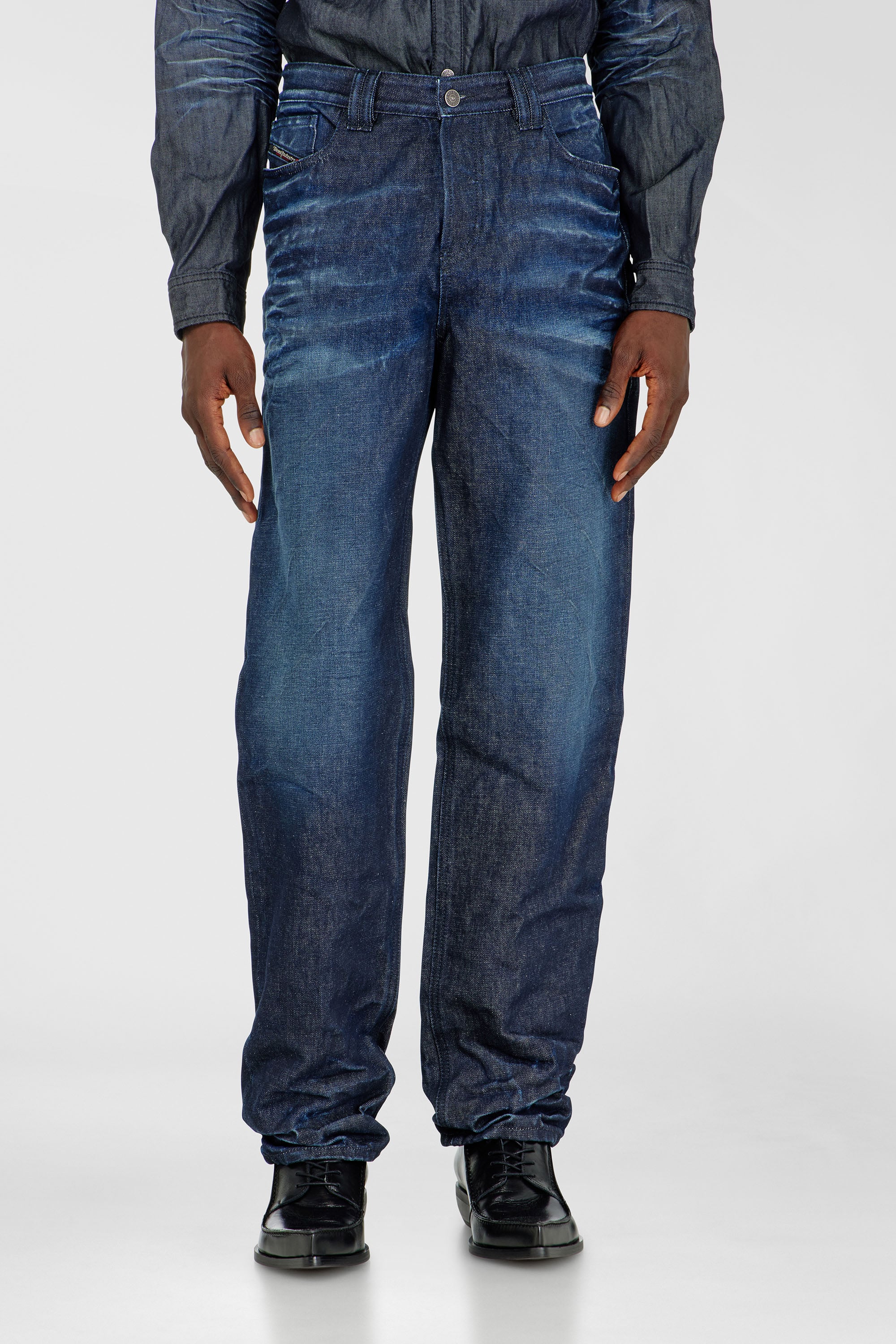 Diesel - Regular Jeans 1991 D-Voeed 007GF Uomo, Blu Scuro - Image 1