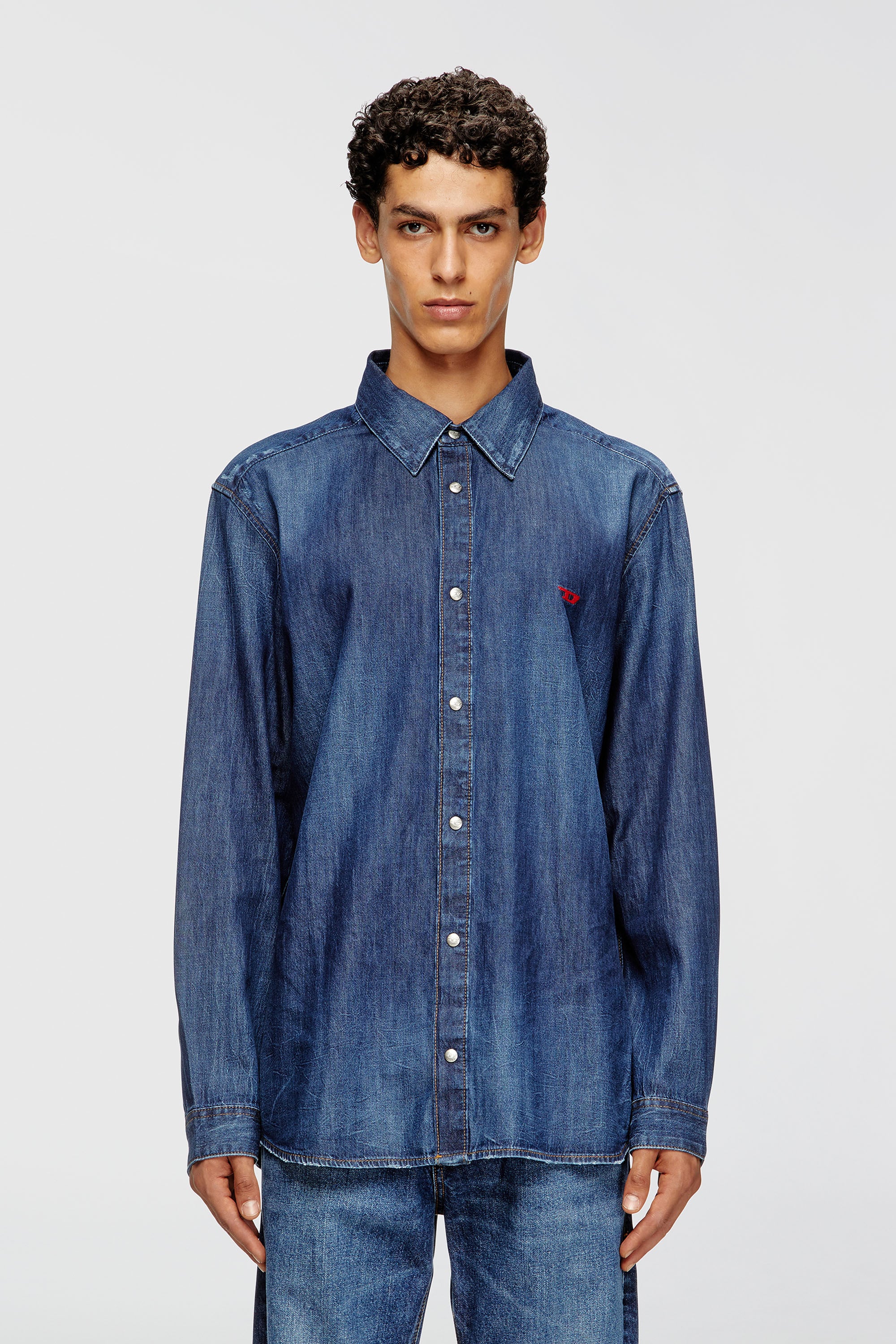 Diesel - D-SIMPLY, Camicia in denim con logo ricamato Uomo in Blu - 1